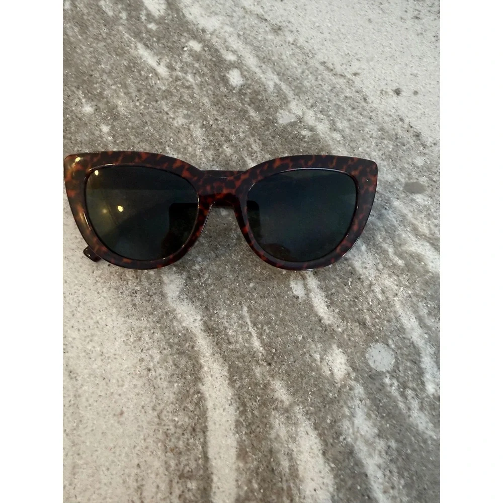 Peepers Capri sunglasses womens tortoise shell frames +2.00 PD 62+1mm